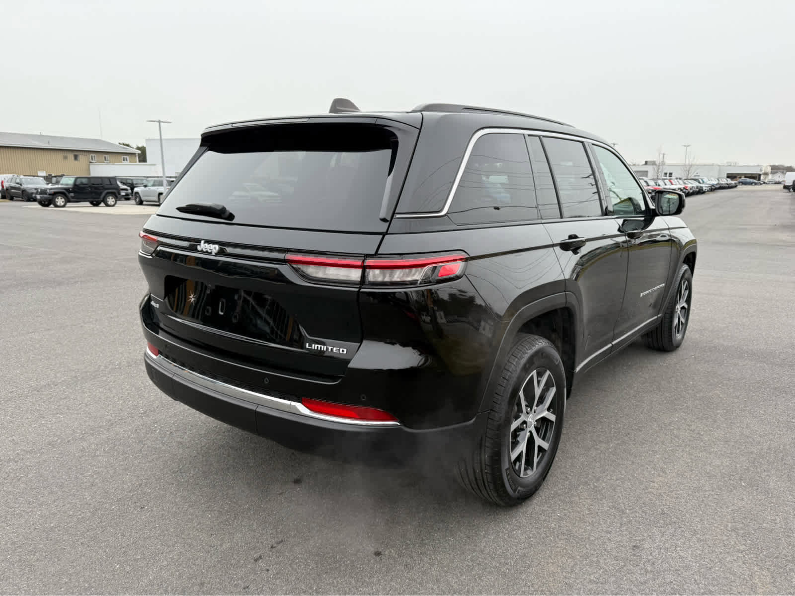 Used 2024 Jeep Grand Cherokee Limited image 8