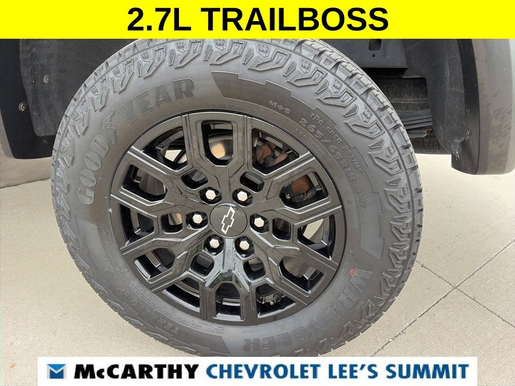 Used 2025 Chevrolet Colorado Trail Boss AWD/4WD image 20