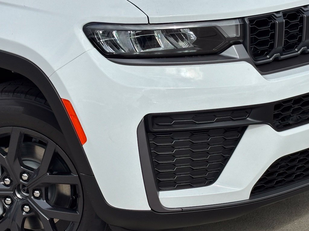 New 2027 Jeep Grand Cherokee Altitude AWD/4WD image 7