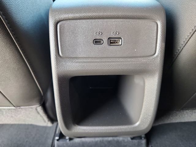 Used 2025 Chevrolet Trax LT w/ LT Convenience Package image 28