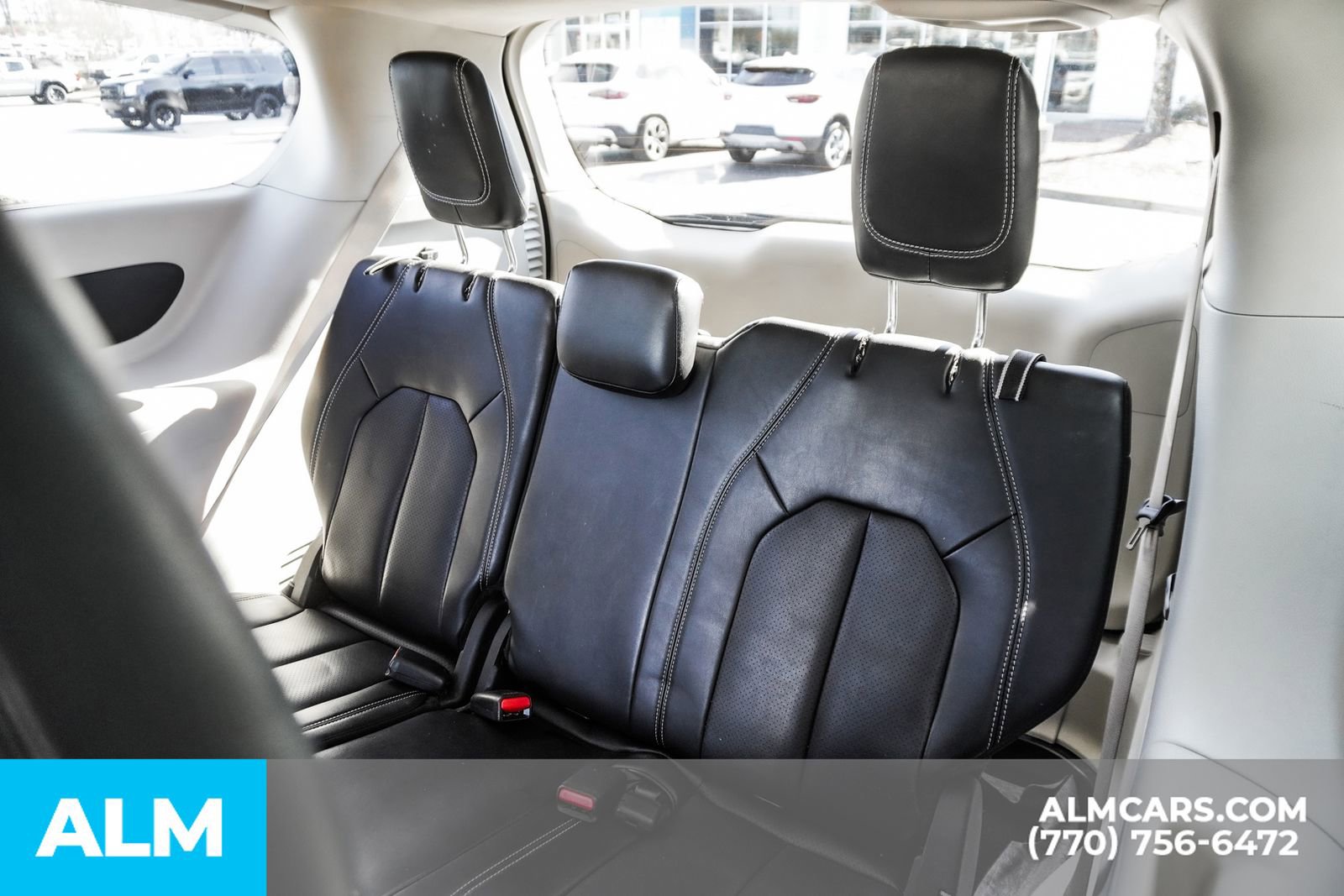 Used 2023 Chrysler Pacifica Touring-L image 23