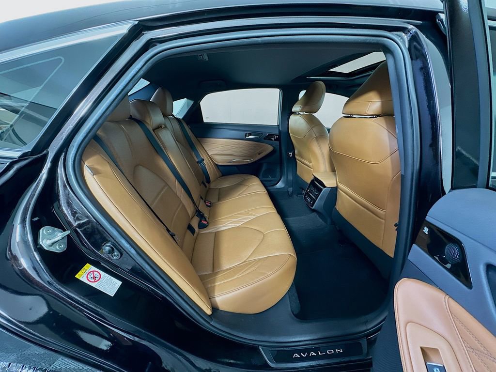 Used 2019 Toyota Avalon Limited w/ Advanced Safety Package FWD image 29