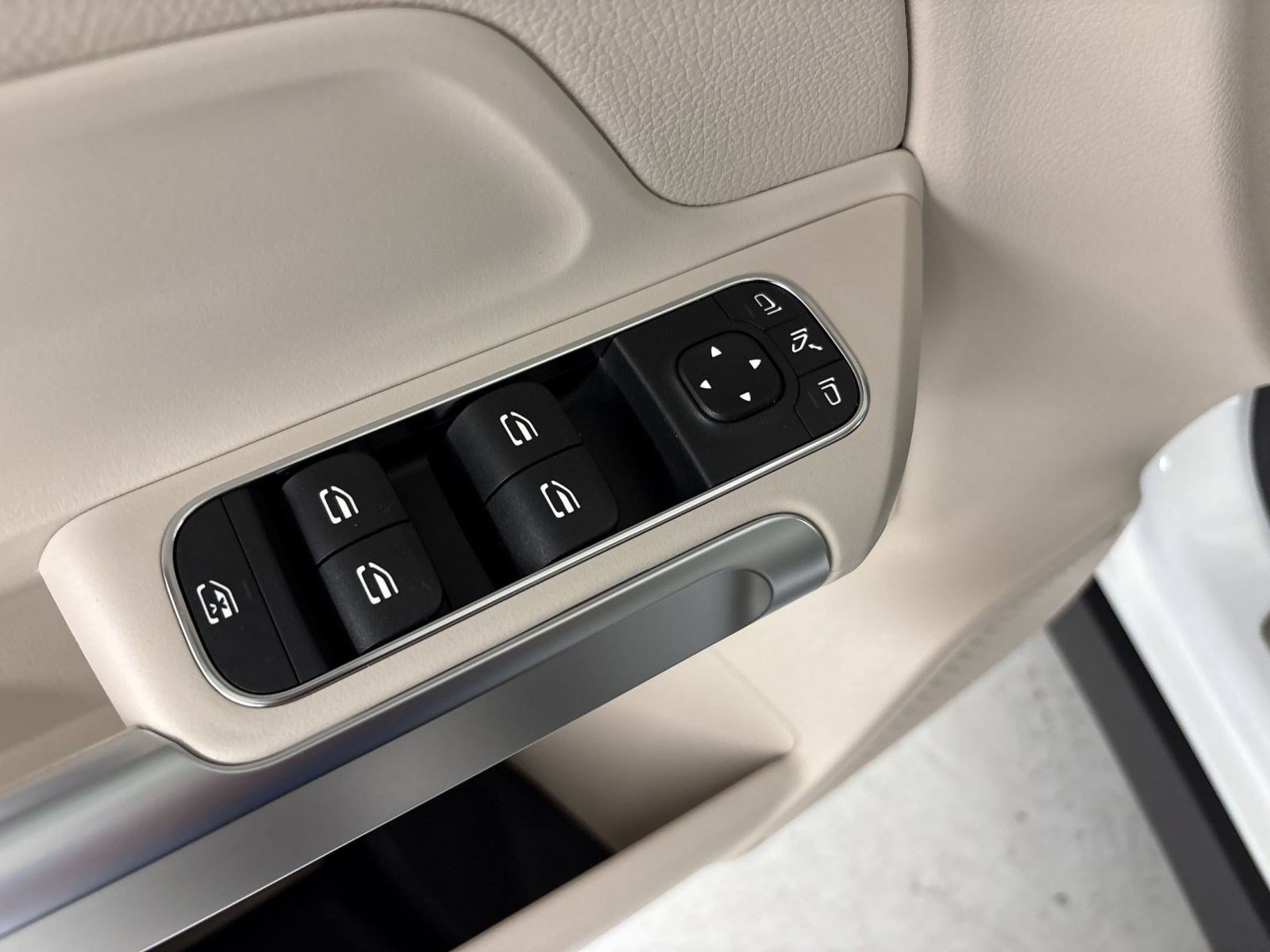 Used 2022 Mercedes-Benz GLB 250 image 27