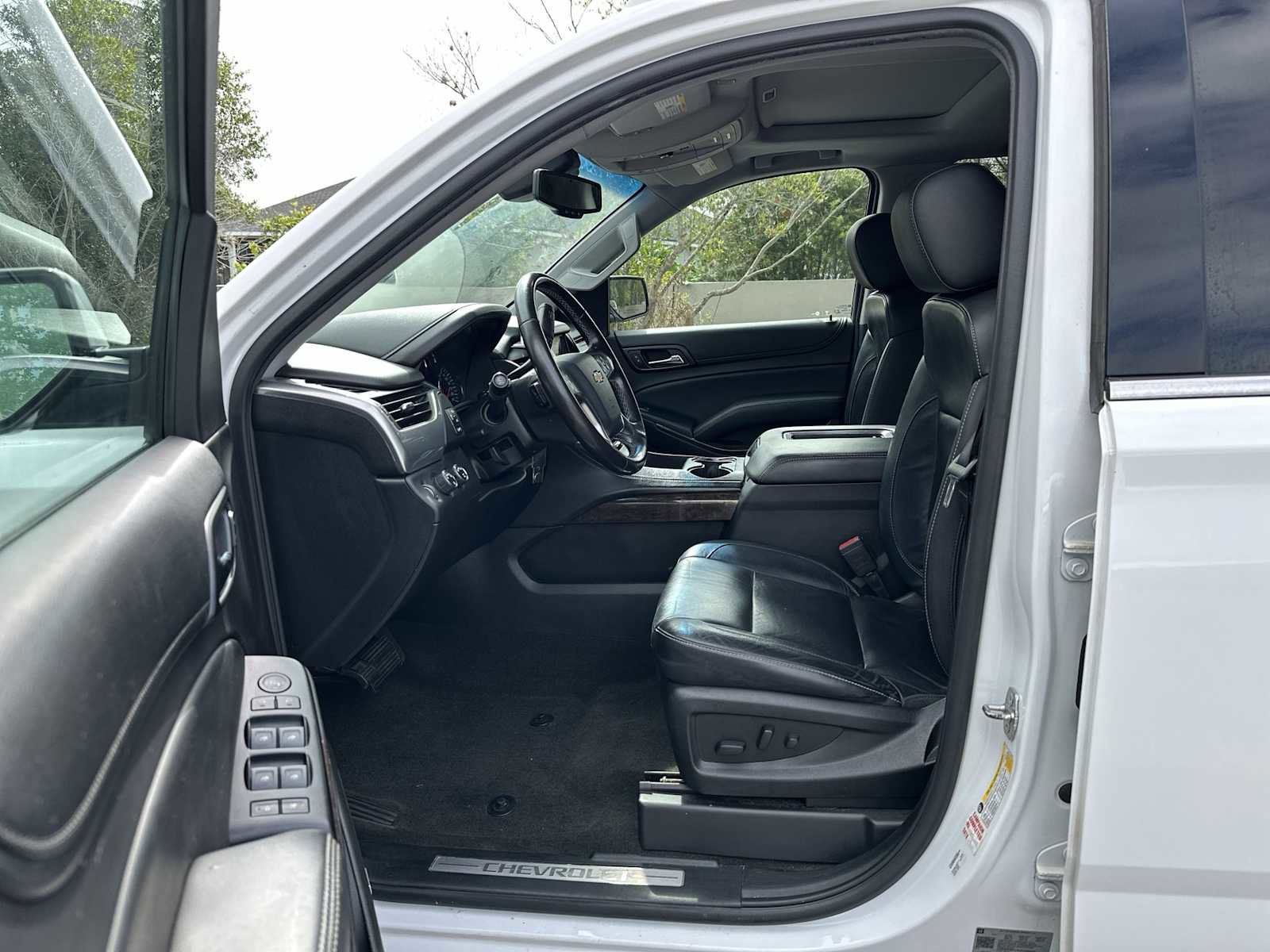 Used 2018 Chevrolet Tahoe LT AWD/4WD image 3