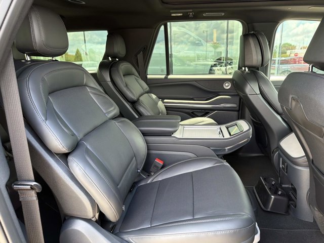 New 2026 Lincoln Navigator L Reserve w/ Jet Appearance Package AWD/4WD image 20