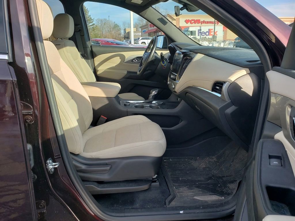 Used 2023 Chevrolet Traverse LT w/ LPO, Floor Liner Package image 15