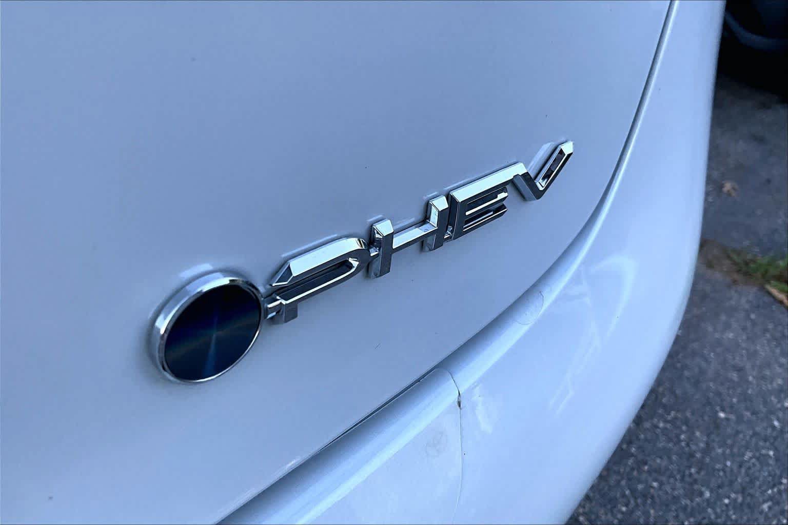 Certified 2026 Toyota Prius Plug-In Hybrid FWD image 10