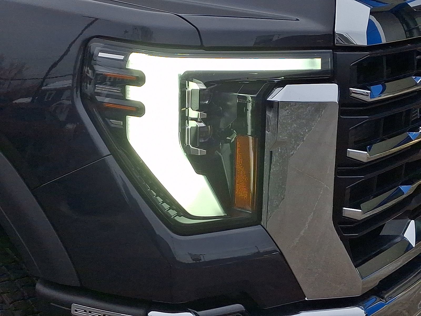 New 2026 GMC Sierra 2500 SLT w/ SLT Premium Package image 9