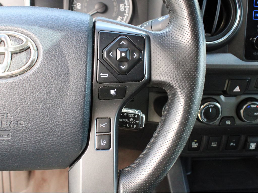 Used 2019 Toyota Tacoma TRD Sport AWD/4WD image 17