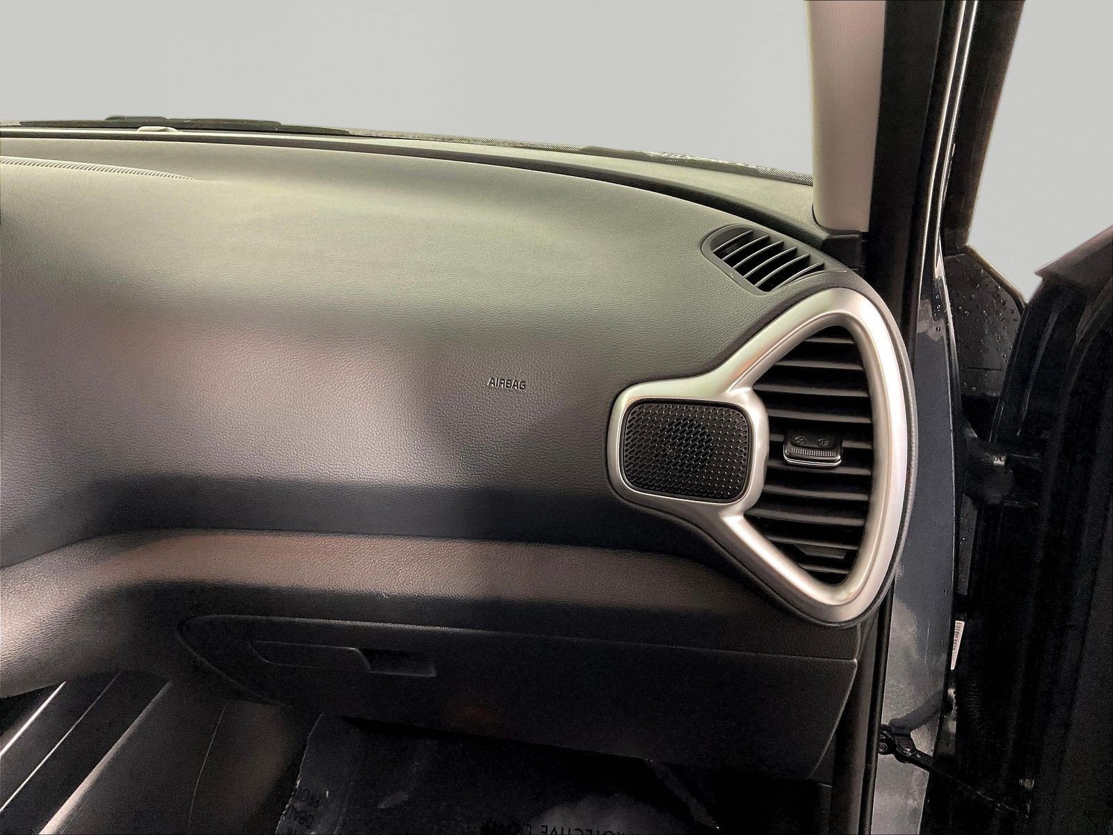 Used 2025 Kia Soul LX w/ LX Technology Package FWD image 23