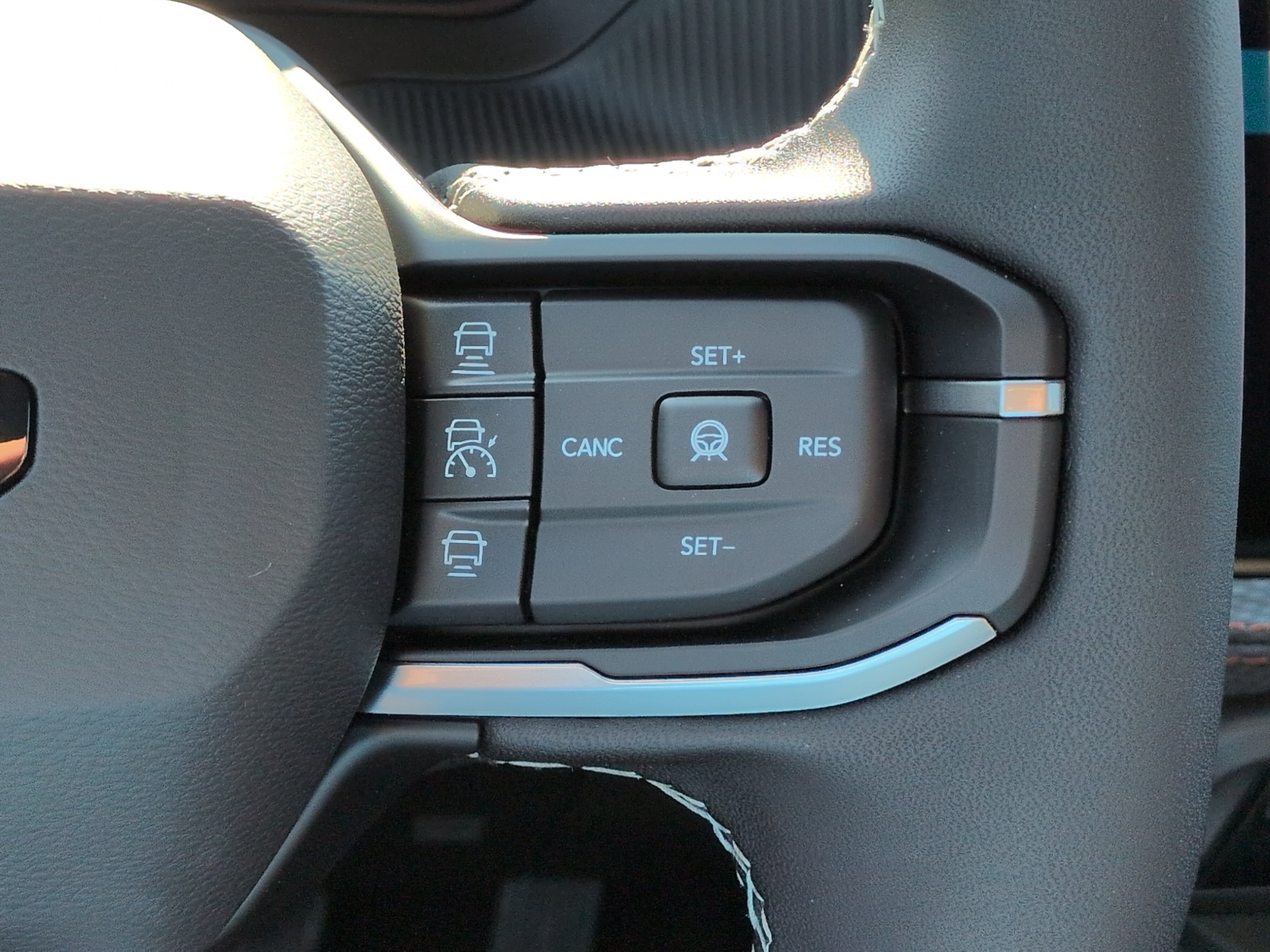 New 2026 Jeep Cherokee Overland AWD/4WD image 25