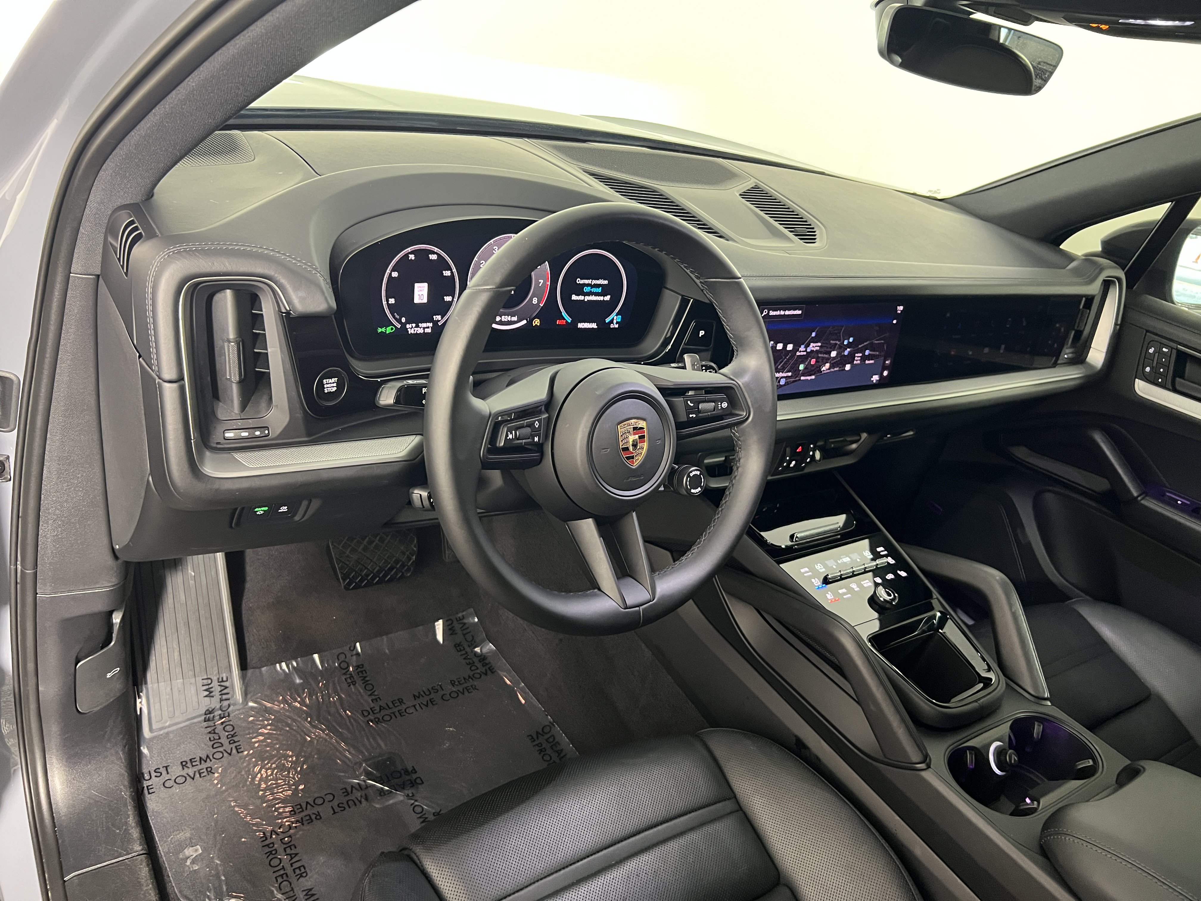 Certified 2024 Porsche Cayenne AWD/4WD image 4