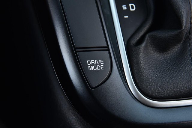 Used 2025 Kia Soul LX w/ LX Technology Package FWD image 16