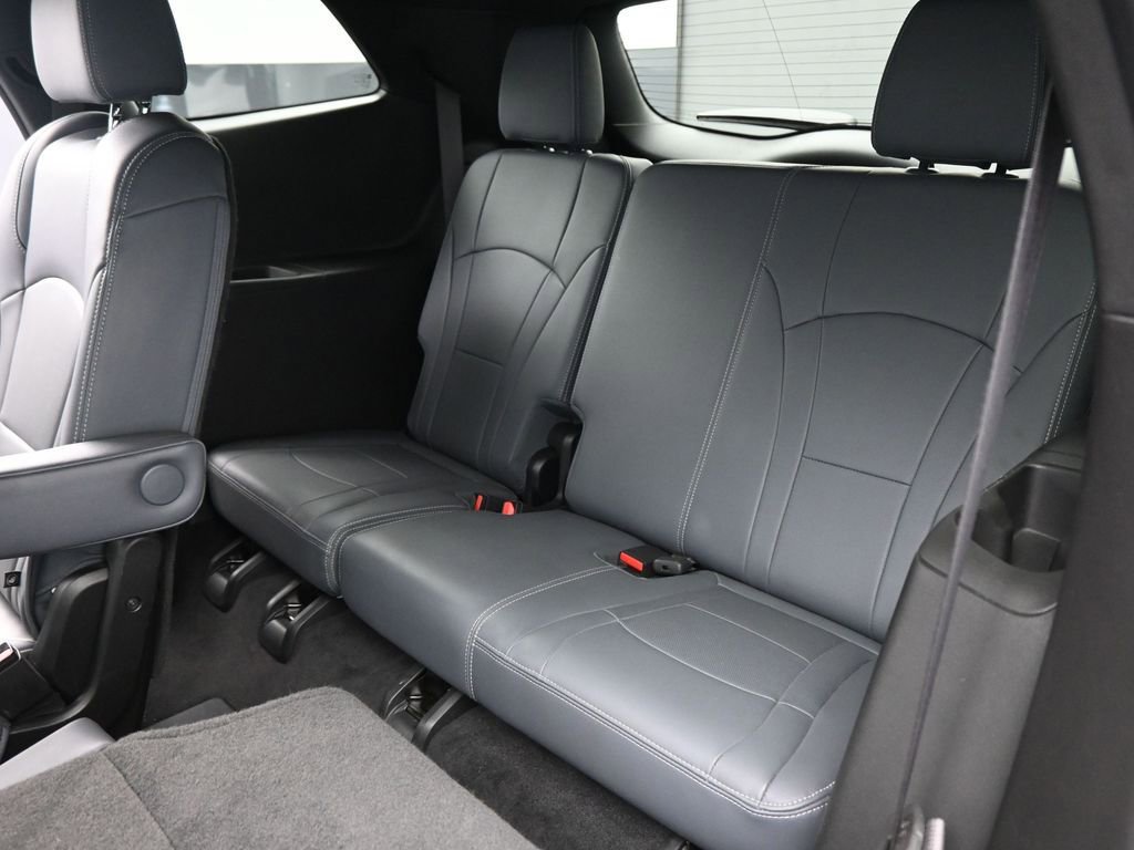 Used 2024 Buick Enclave Premium image 21