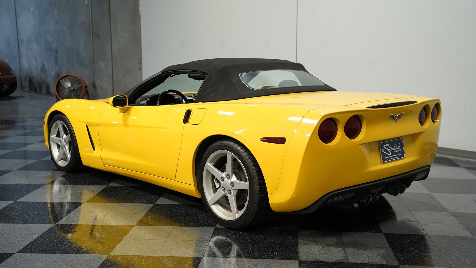 Used 2005 Chevrolet Corvette Convertible w/ Performance Handling Package image 7