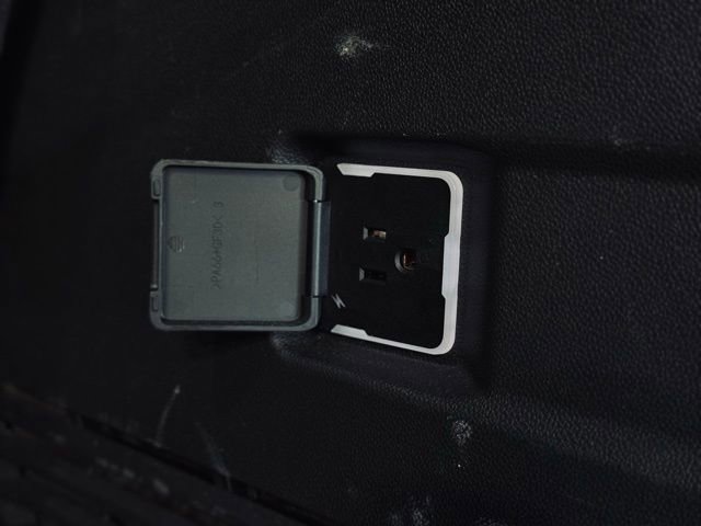 Used 2025 Chevrolet Tahoe LT image 11