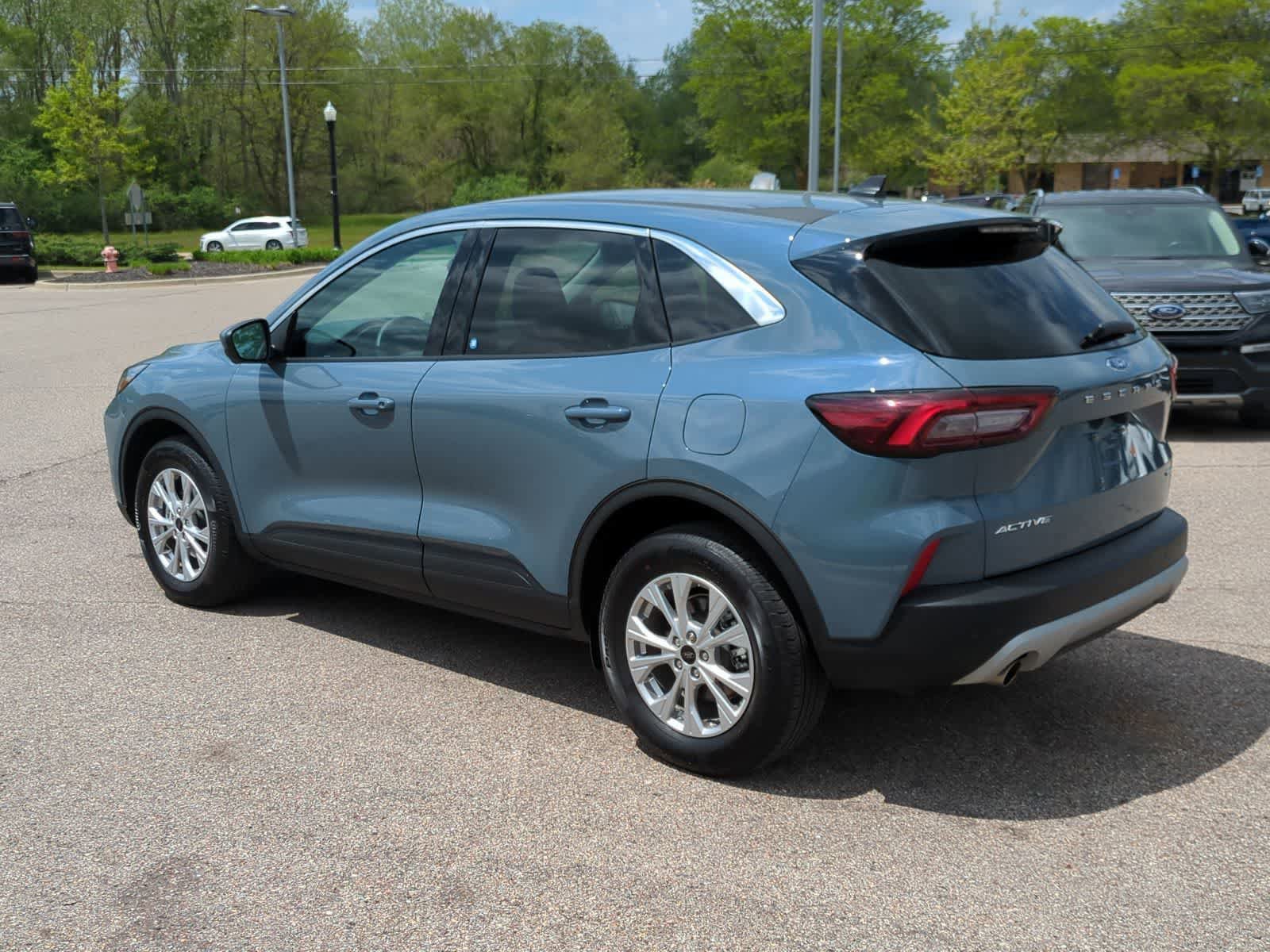 Used 2023 Ford Escape Active w/ Tech Pack #2 AWD/4WD image 6