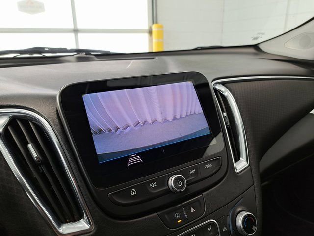 Used 2020 Chevrolet Malibu LT FWD image 12