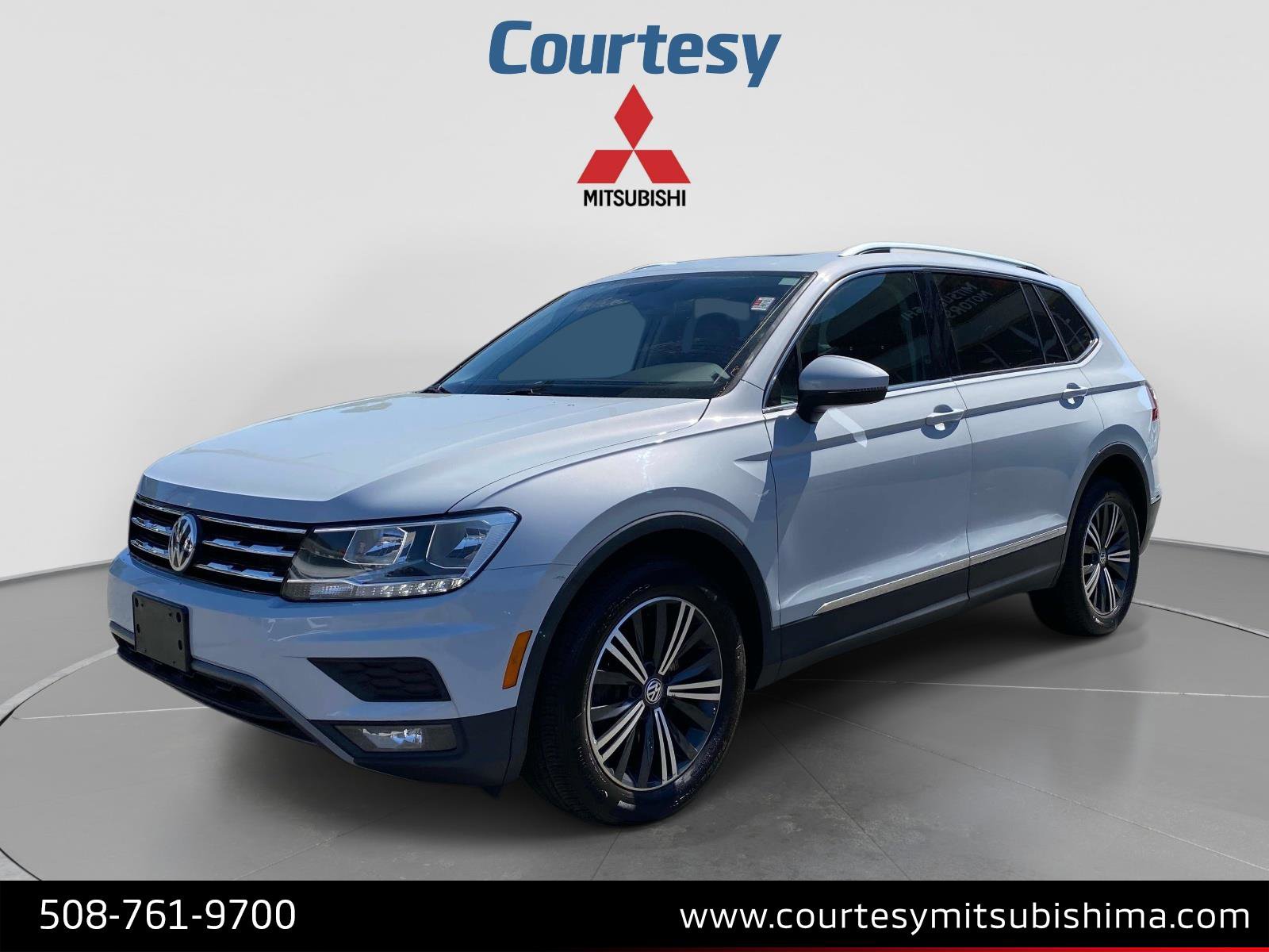 Used 2018 Volkswagen Tiguan SEL AWD/4WD image 1