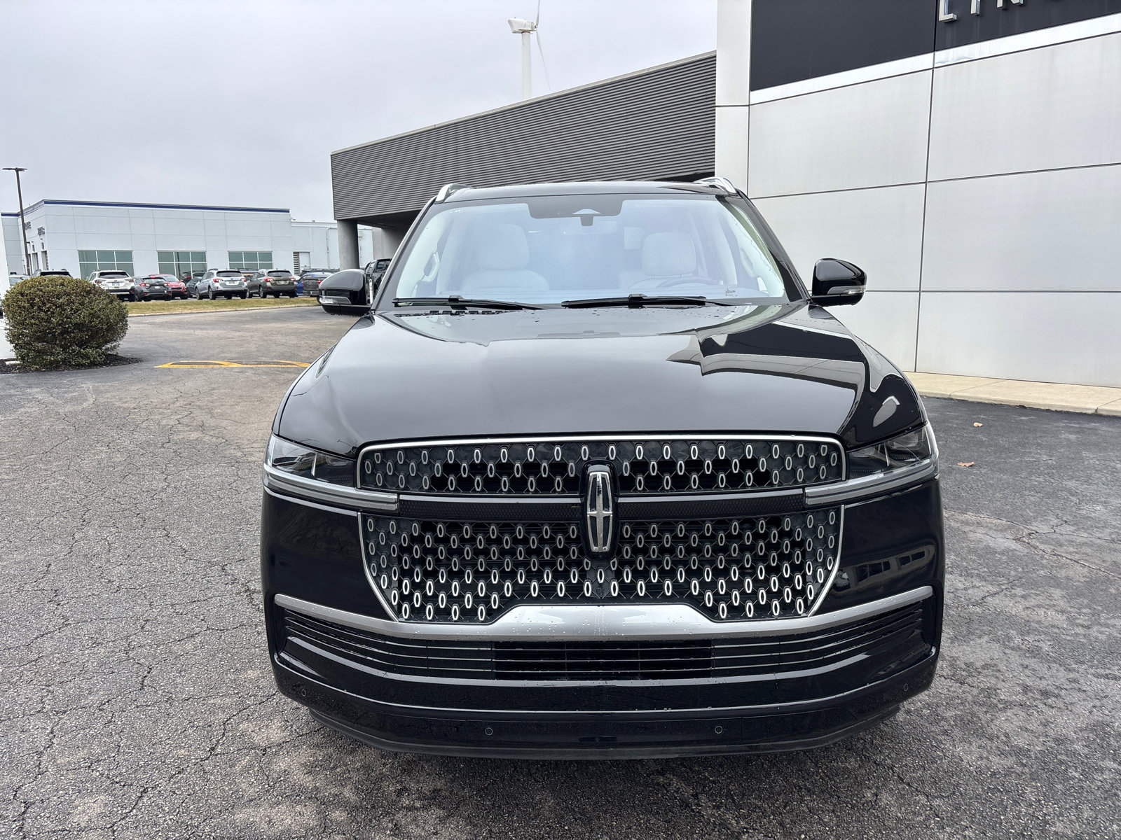 New 2025 Lincoln Navigator L Reserve image 2