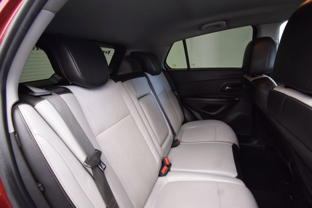 Used 2021 Chevrolet Trax LT w/ Driver Confidence Package image 17