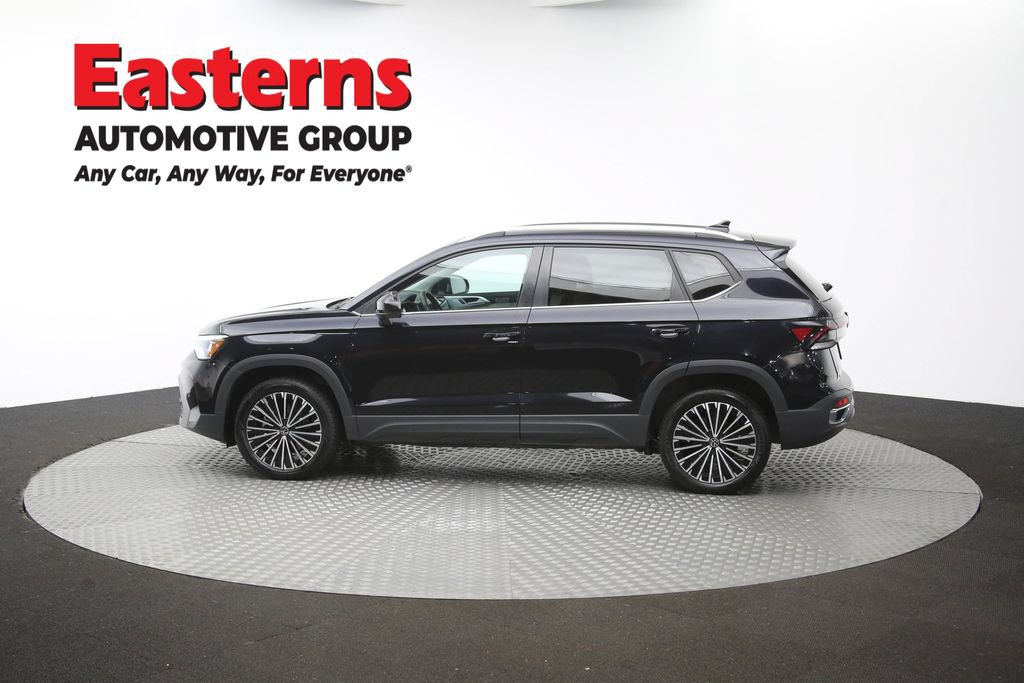 Used 2025 Volkswagen Taos SE FWD image 60