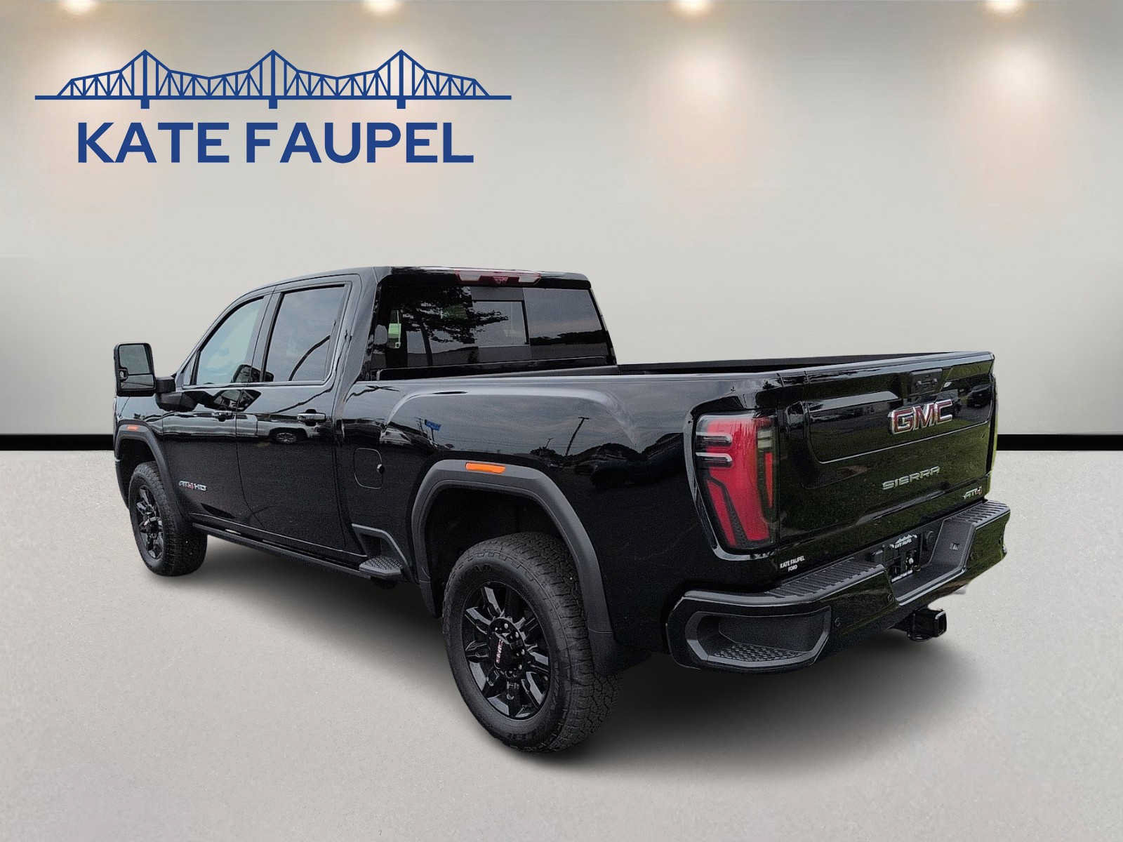 Used 2024 GMC Sierra 2500 AT4 w/ AT4 Premium Plus Package AWD/4WD image 5