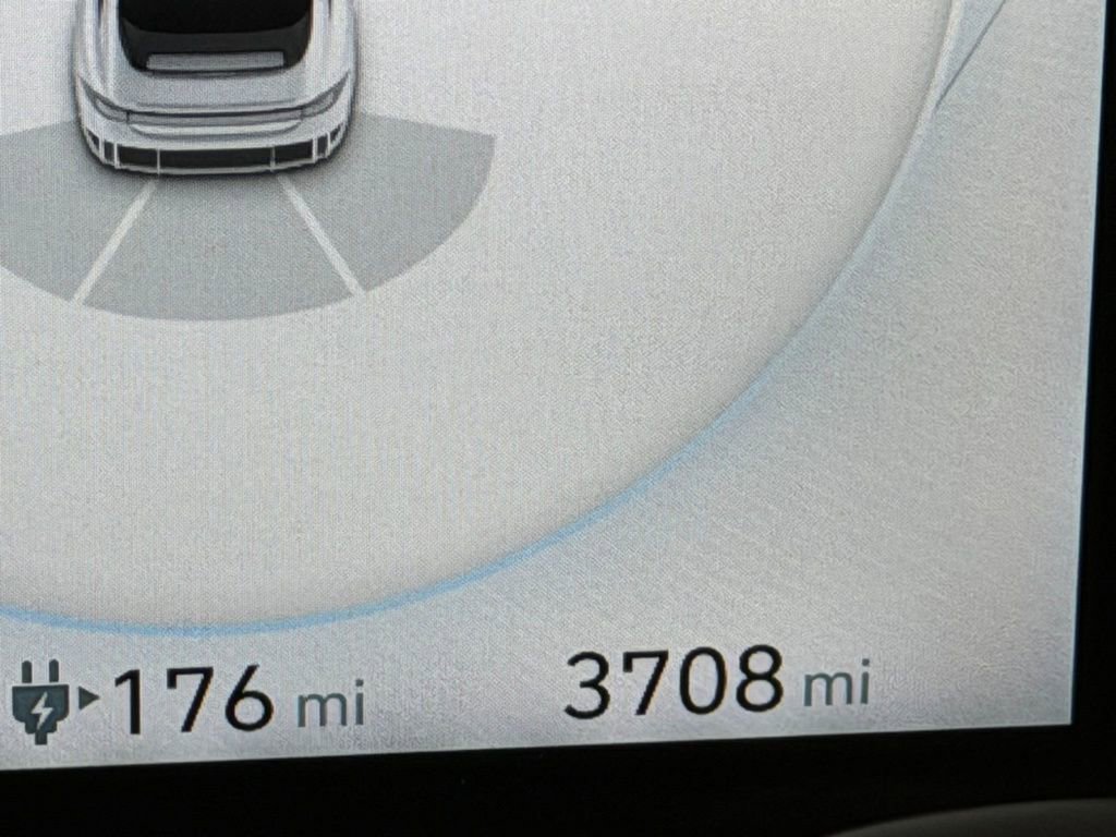 Used 2025 Hyundai Ioniq 6 SEL image 16