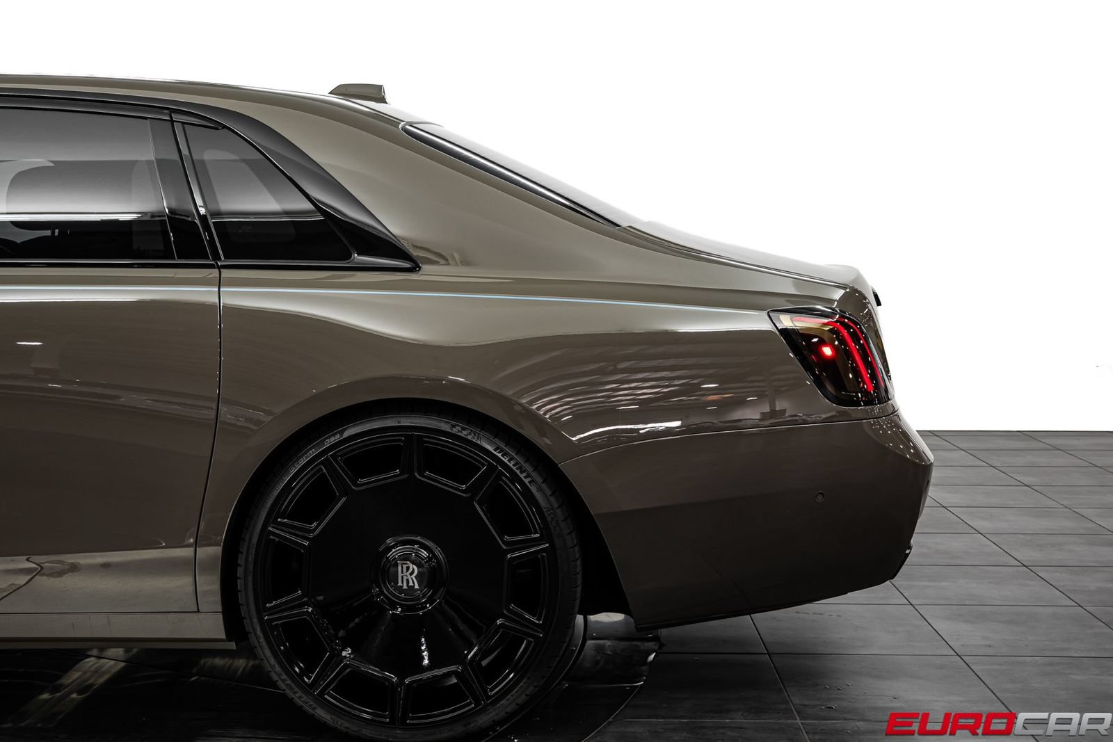 Used 2025 Rolls-Royce Ghost AWD/4WD image 17