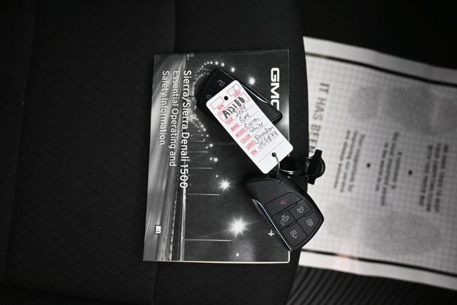 Used 2024 GMC Sierra 1500 Elevation AWD/4WD image 9
