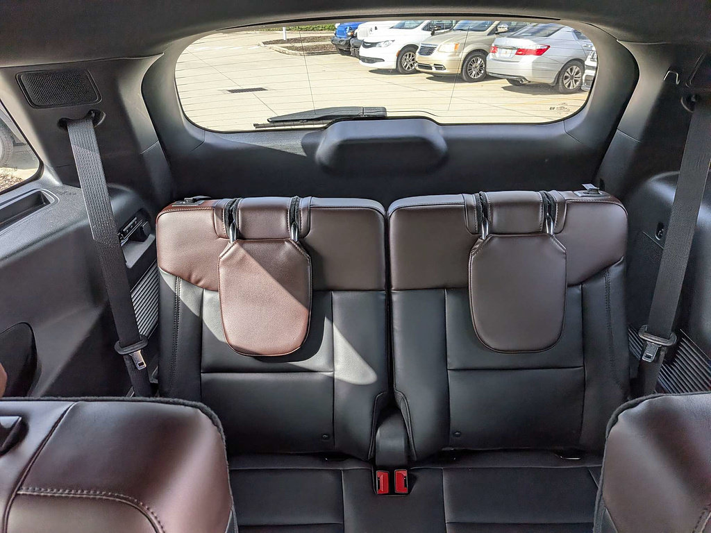 Used 2022 Ford Explorer Platinum w/ Technology Package AWD/4WD image 16