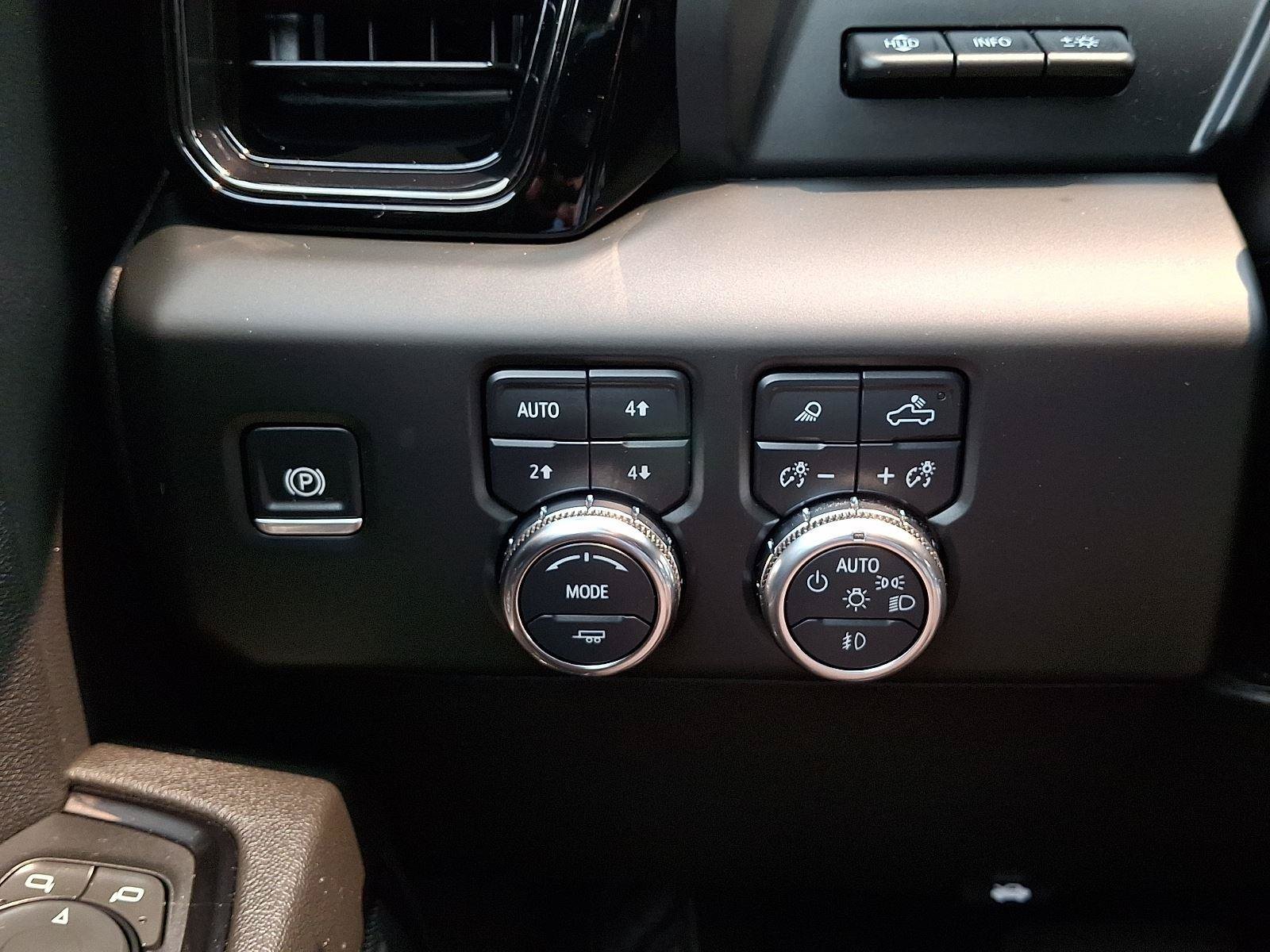 Used 2024 GMC Sierra 1500 AT4 w/ Technology Package AWD/4WD image 24