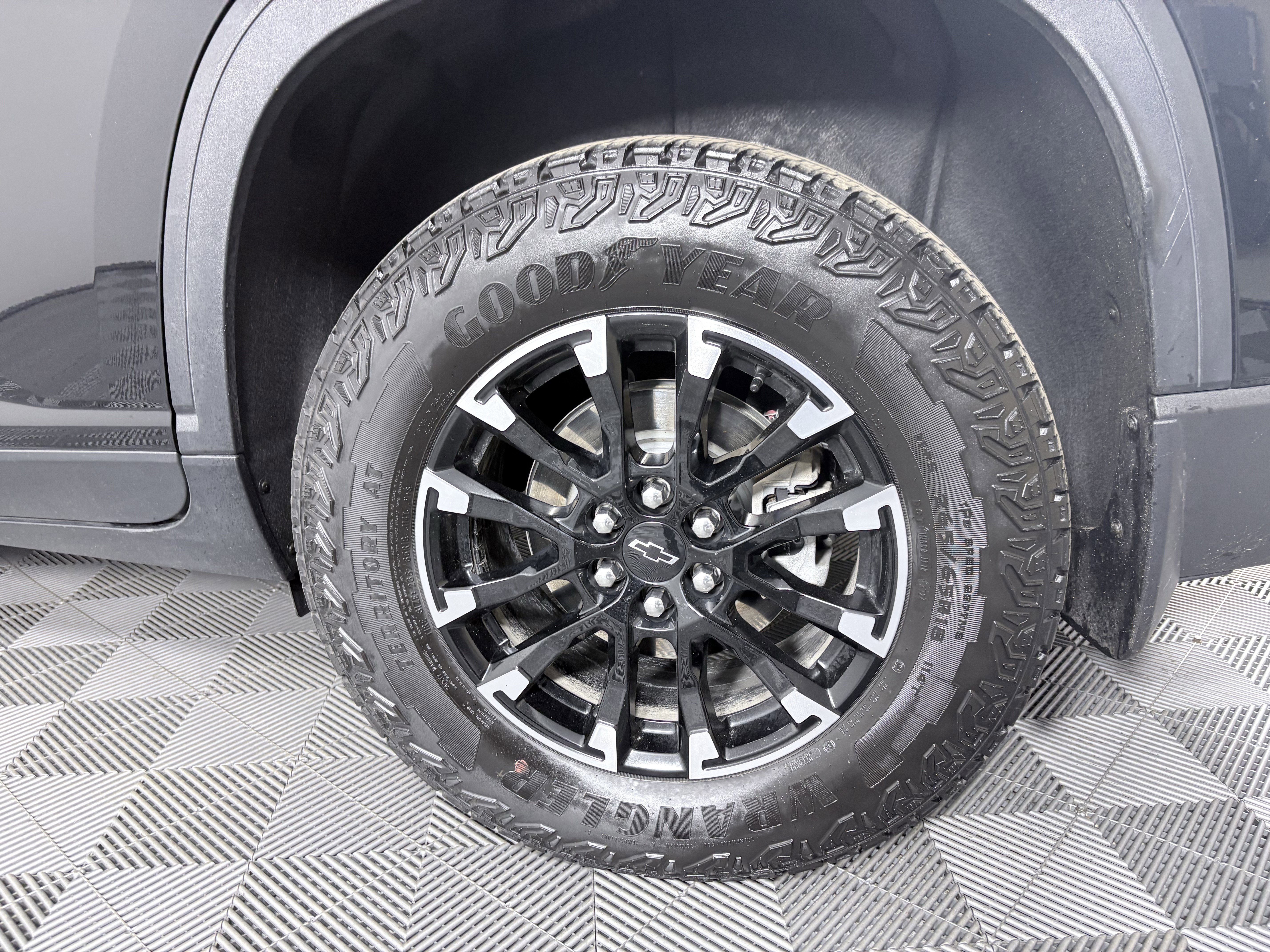 Used 2024 Chevrolet Traverse Z71 image 12