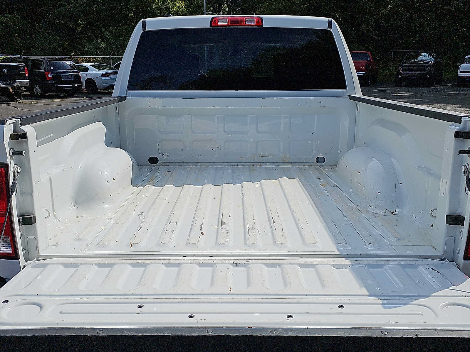 Used 2022 RAM 1500 Classic SLT AWD/4WD image 28