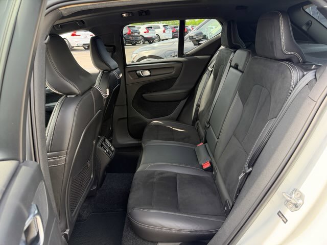 Used 2020 Volvo XC40 T5 R-Design AWD/4WD image 10