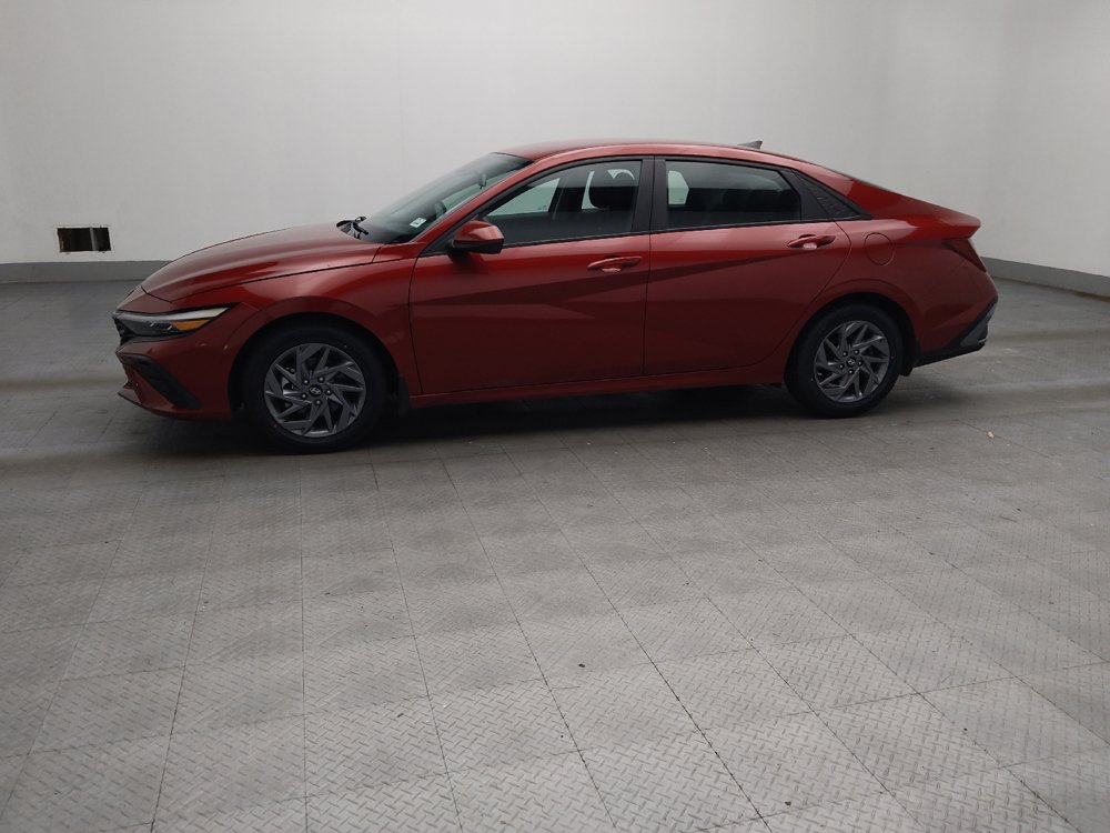 Used 2024 Hyundai Elantra SEL FWD image 2