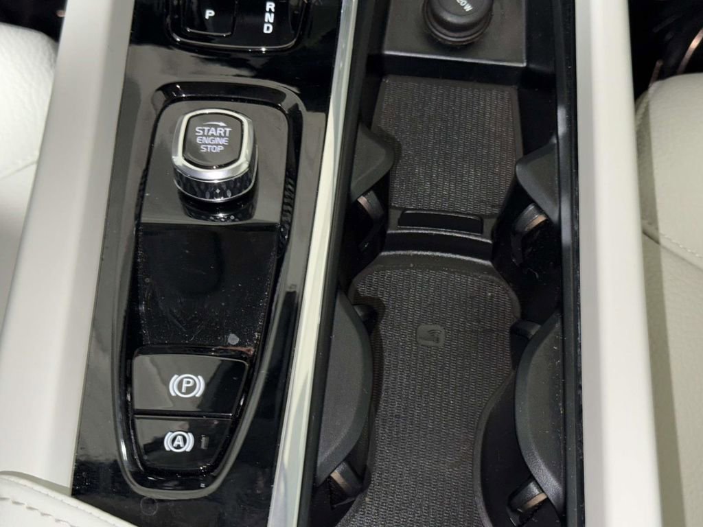 Used 2025 Volvo XC60 T8 Plus w/ Climate Package image 23