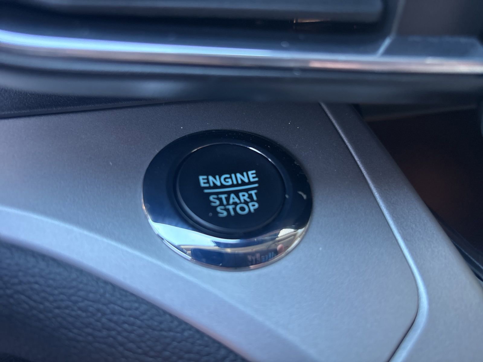 Certified 2023 Ford Explorer XLT w/ Equipment Group 202A AWD/4WD image 23