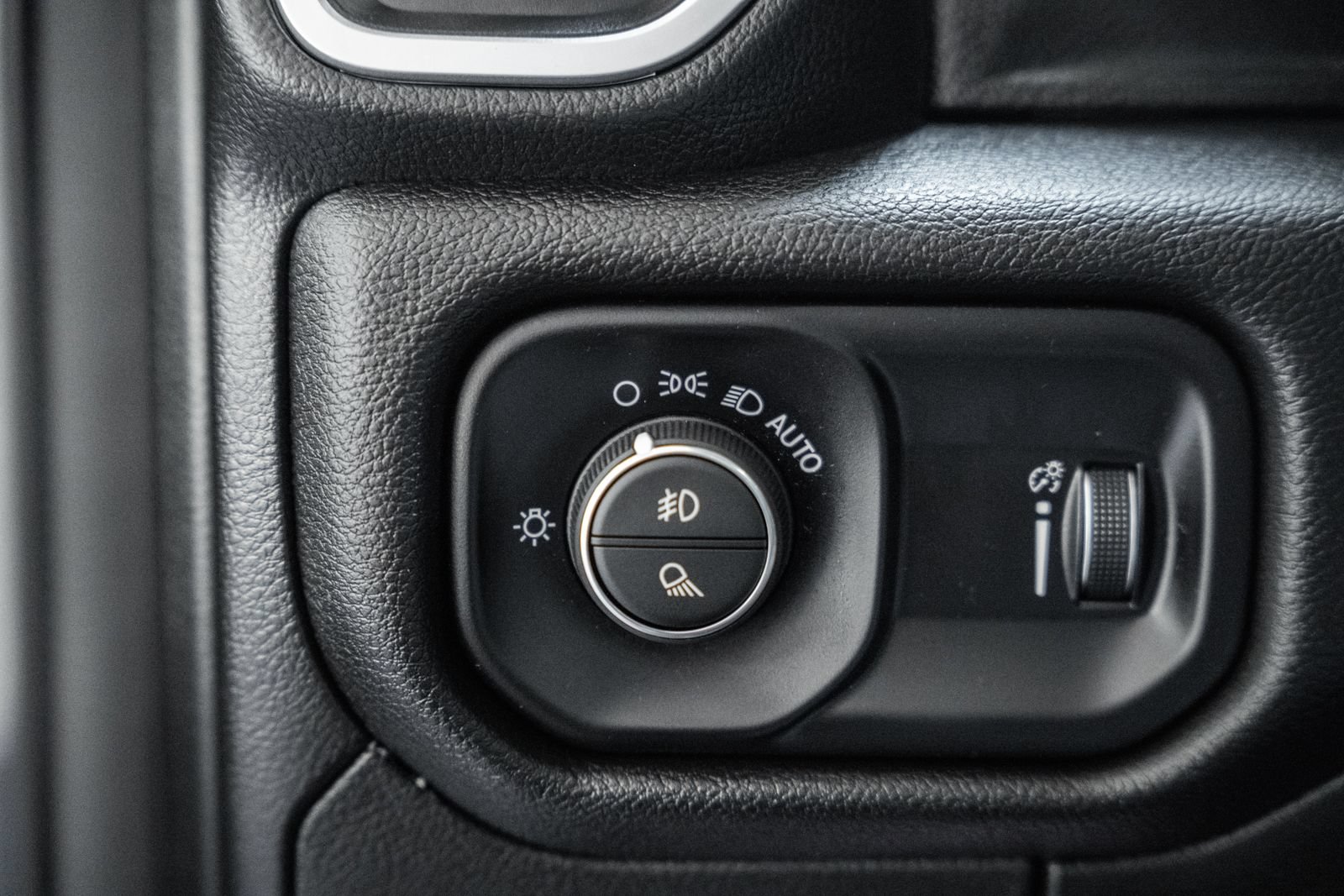 Used 2023 RAM 1500 Big Horn AWD/4WD image 42