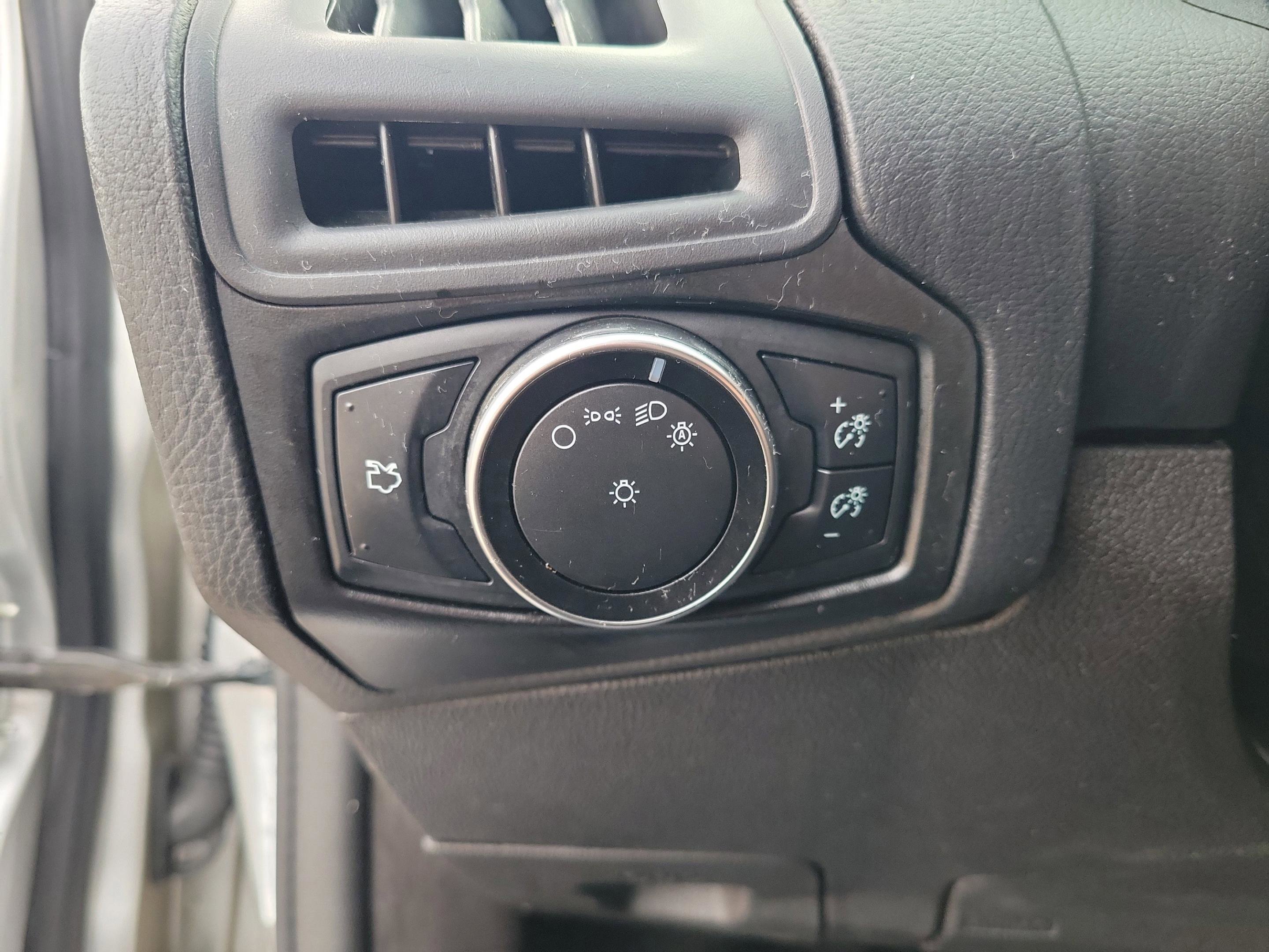 Used 2016 Ford Focus SE image 15