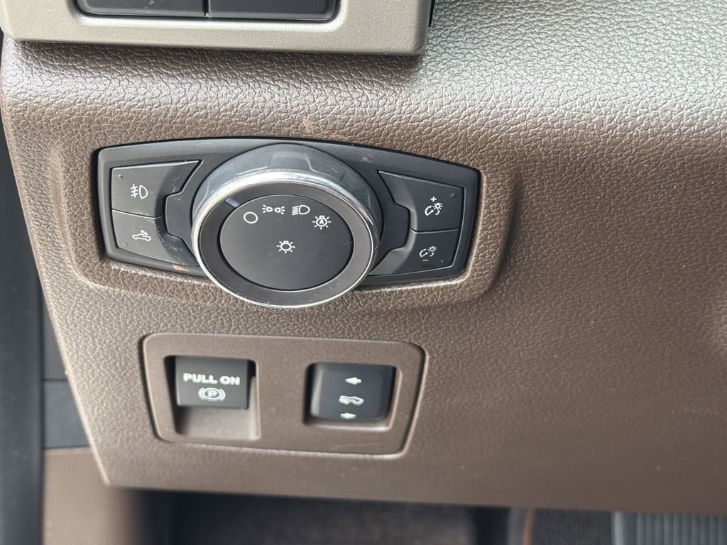Used 2018 Ford F150 King Ranch w/ Equipment Group 601A Luxury RWD image 29