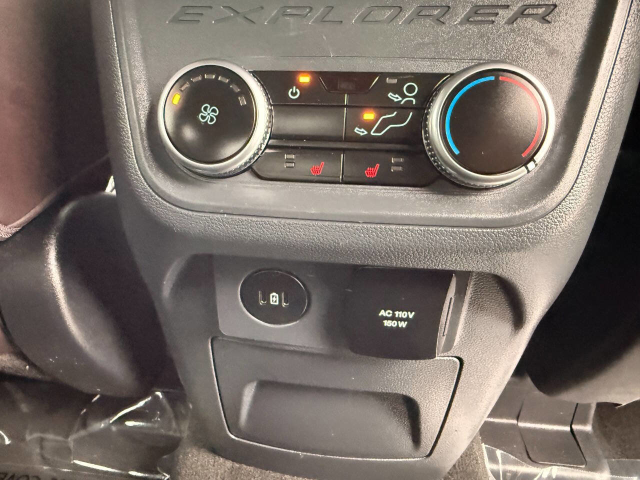 Used 2025 Ford Explorer Platinum w/ LUX Leather Package image 27