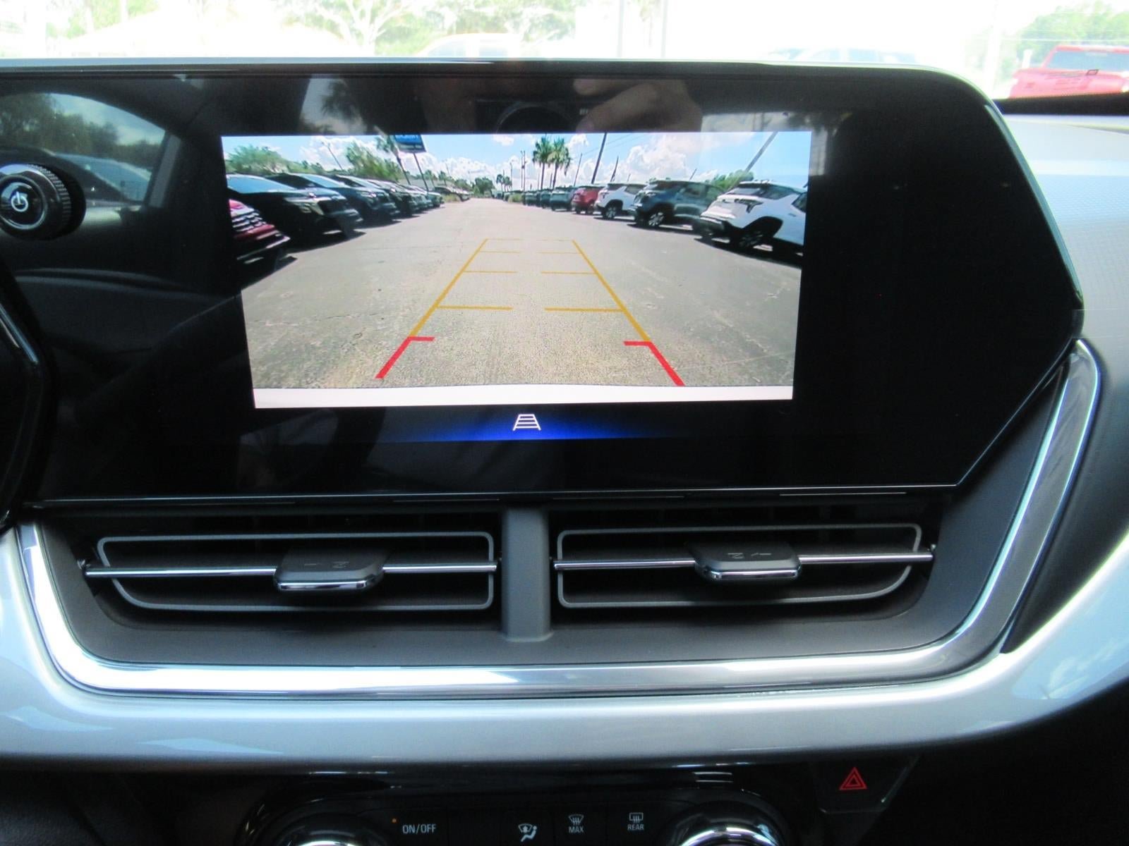 New 2026 Chevrolet Trax LT w/ Driver Confidence Package FWD image 30