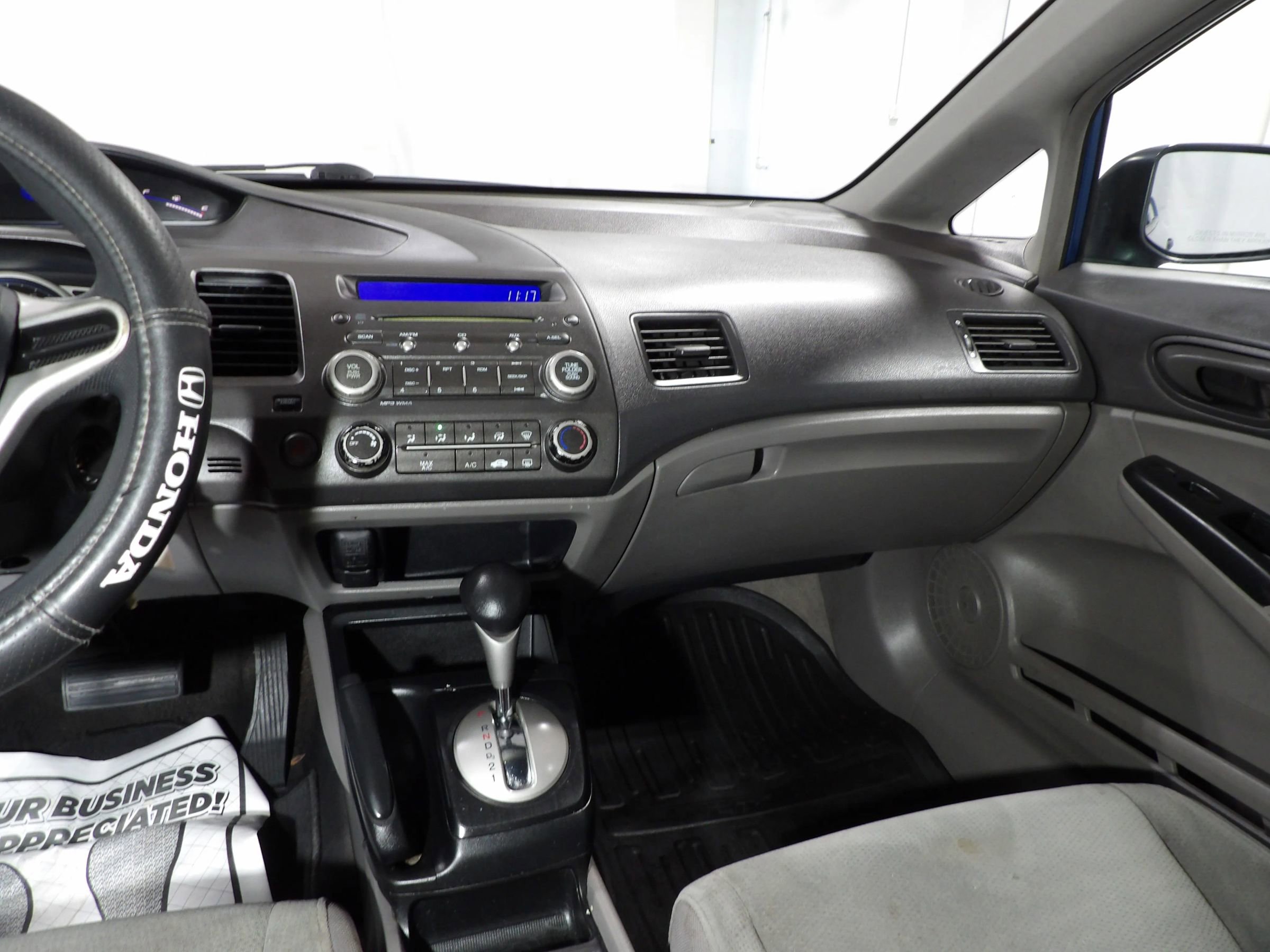 Used 2010 Honda Civic DX-VP image 11