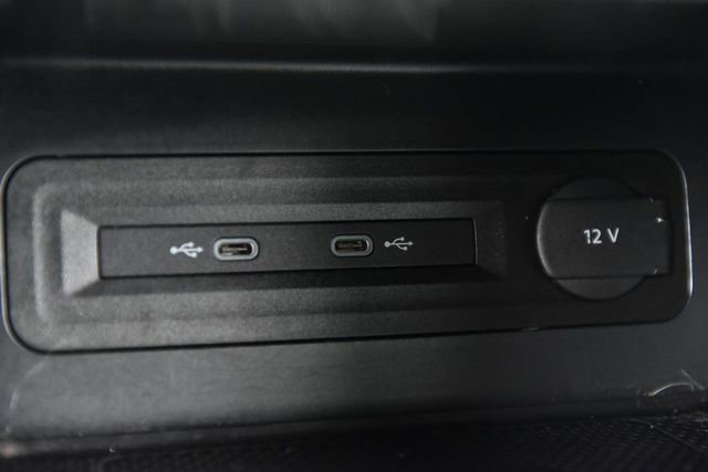 Used 2023 Volkswagen Atlas Cross Sport SE w/ Panoramic Sunroof Package image 16