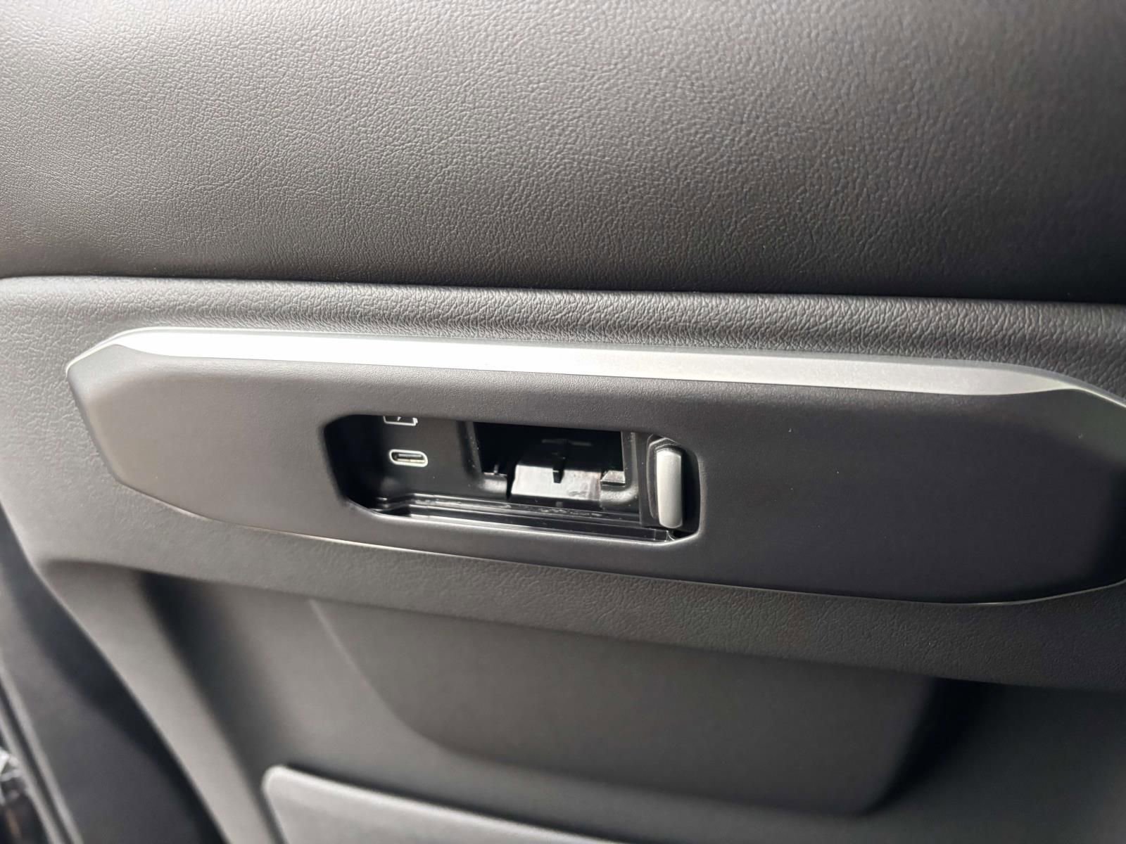 New 2026 BMW X5 xDrive50e w/ M Sport Package image 32