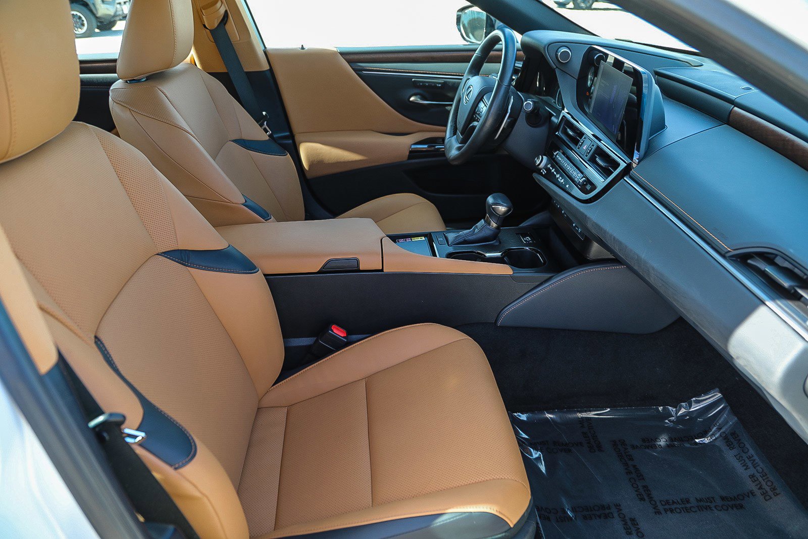 Used 2024 Lexus ES 350 w/ Premium Package image 16