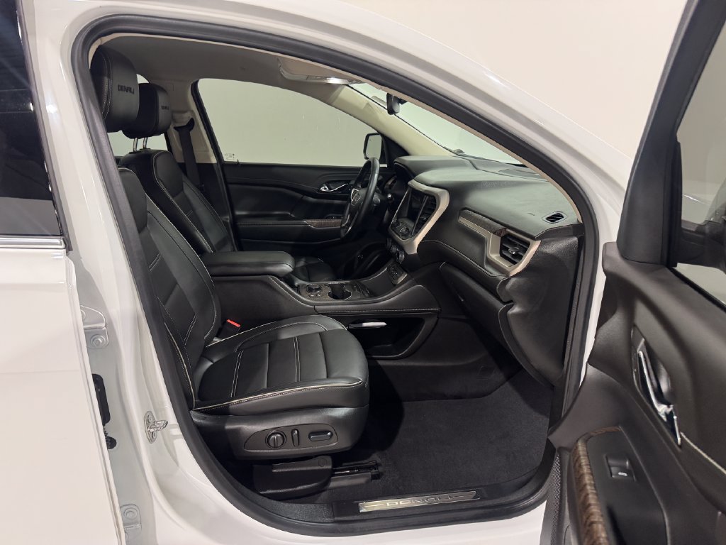 Used 2023 GMC Acadia Denali FWD image 21