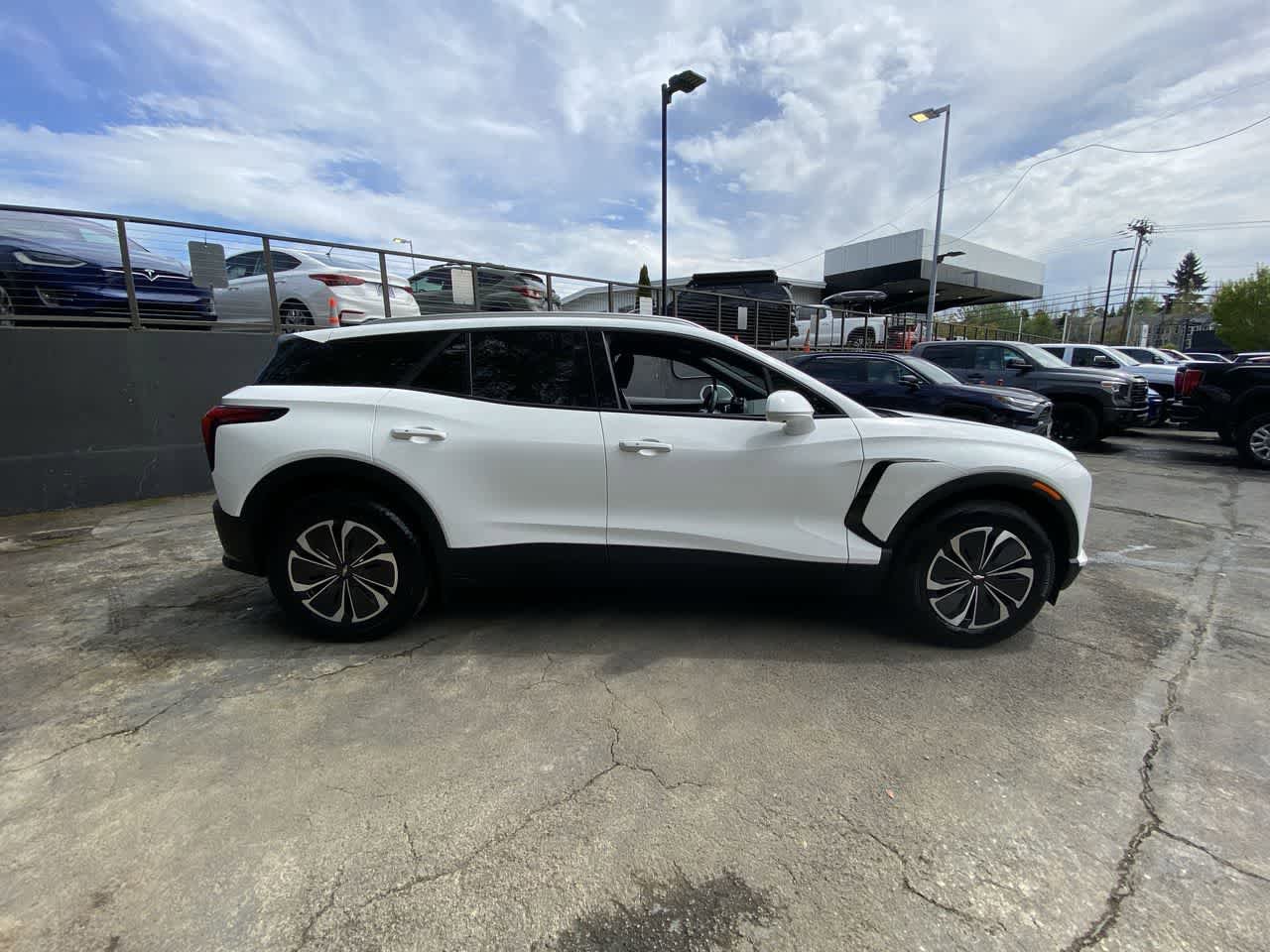Used 2024 Chevrolet Blazer EV LT AWD/4WD image 7