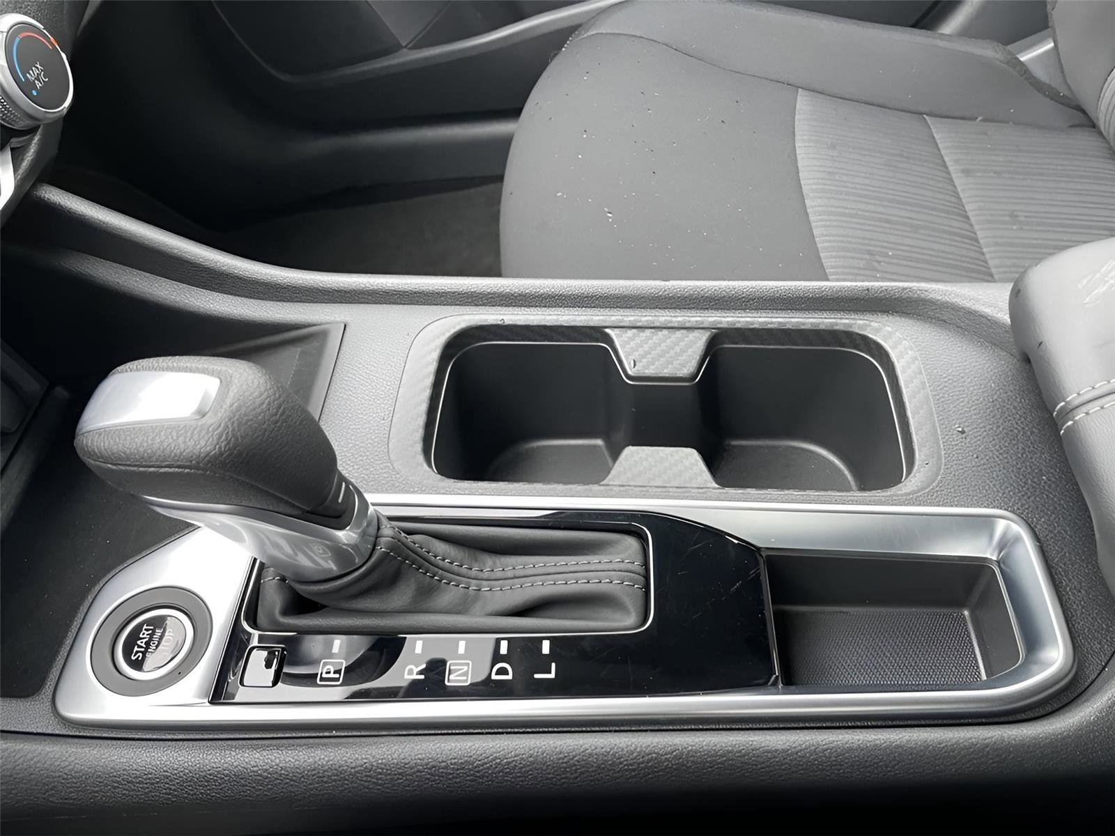 Used 2025 Nissan Sentra SV image 30